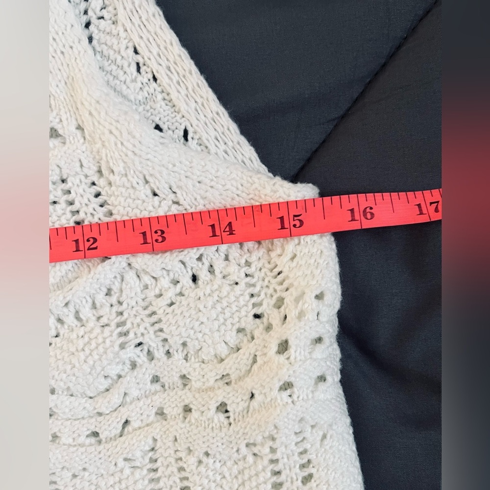 NWT JESSICA SIMPSON White Hollowed Knit V-Neck Drawstring Vest. Size: Small - Picture 6 of 8